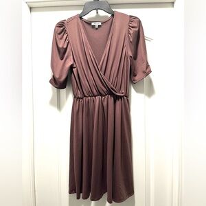 White Birch, washed never worn, V neck dress with sleeve ruching. Size M